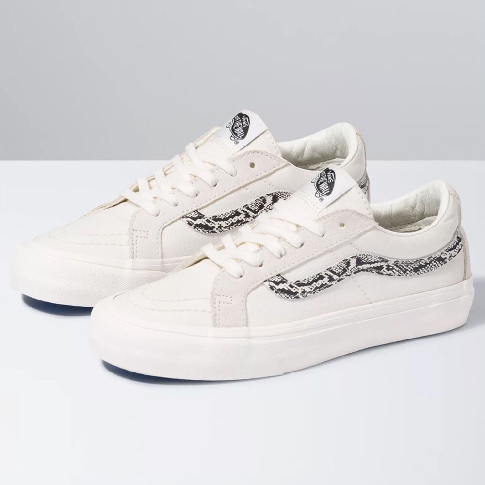 NWT Snake Sk8 Vans